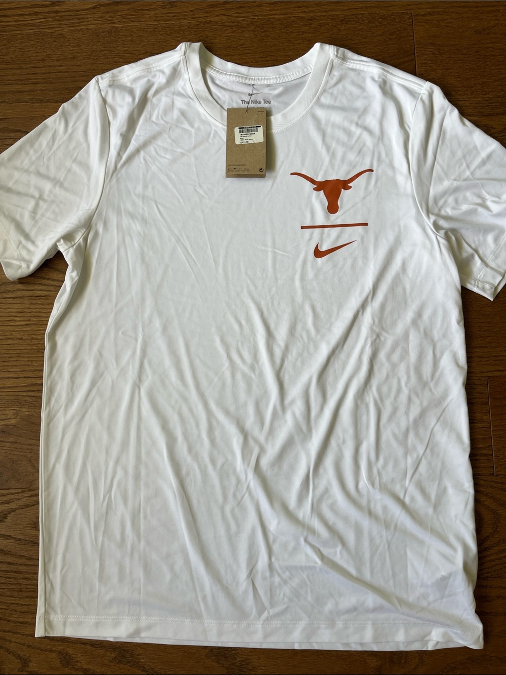 Nike Men’s Texas Longhorns Legend Lockup Tee.